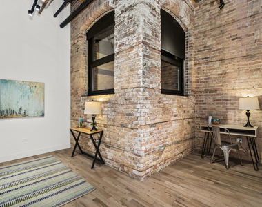 153 W Ohio Street - Photo Thumbnail 12