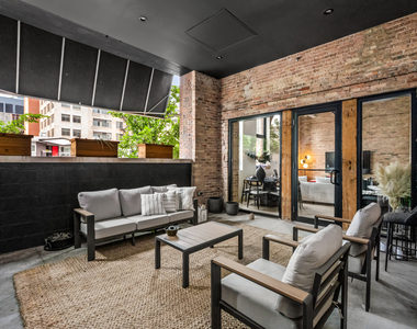 153 W Ohio Street - Photo Thumbnail 4