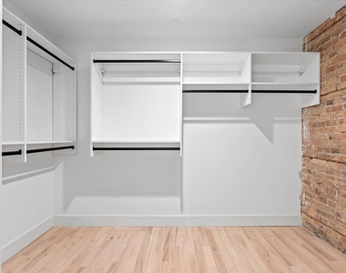 153 W Ohio Street - Photo Thumbnail 8