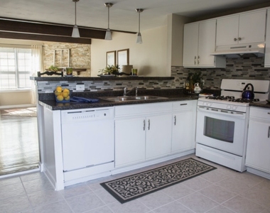 460 Meadow Hill Lane - Photo Thumbnail 1