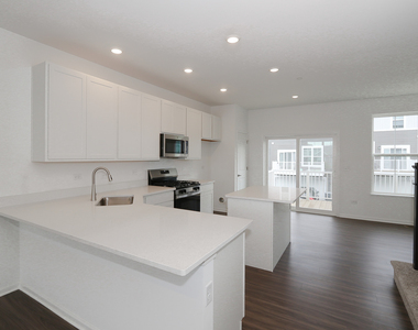 2252 Stonegate Road - Photo Thumbnail 8