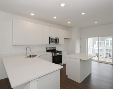 2252 Stonegate Road - Photo Thumbnail 9