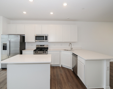 2244 Stonegate Road - Photo Thumbnail 6