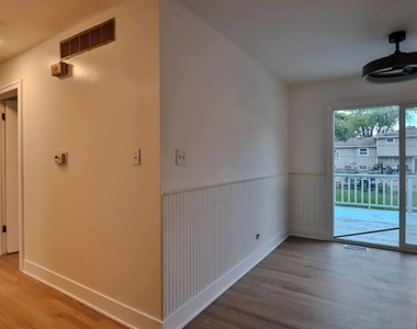 30w162 Claymore Lane - Photo Thumbnail 9