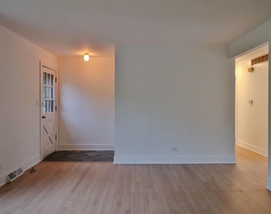 30w162 Claymore Lane - Photo Thumbnail 6