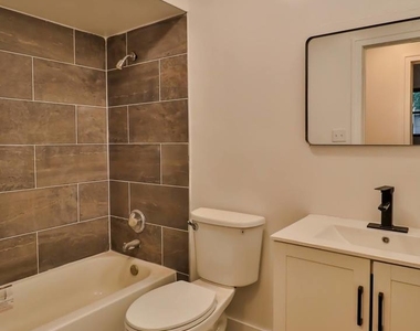 30w162 Claymore Lane - Photo Thumbnail 24