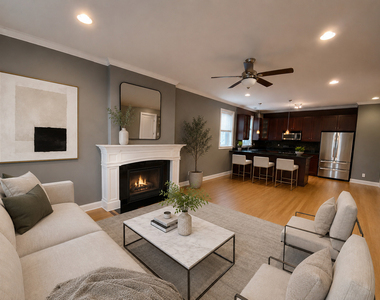 2038 W Iowa Street - Photo Thumbnail 3