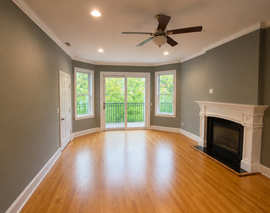 2038 W Iowa Street - Photo Thumbnail 2