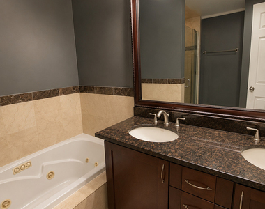 2038 W Iowa Street - Photo Thumbnail 26