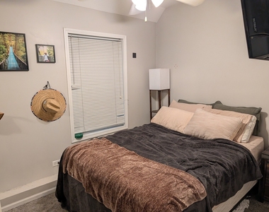 714 N Elizabeth Street - Photo Thumbnail 11
