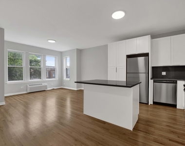 2456 N Hamlin Avenue - Photo Thumbnail 11