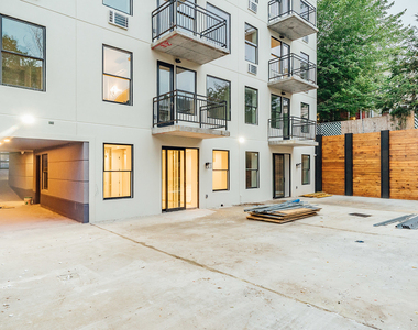 987 Willoughby Avenue - Photo Thumbnail 6