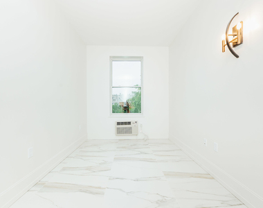 987 Willoughby Avenue - Photo Thumbnail 2