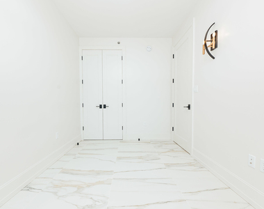 987 Willoughby Avenue - Photo Thumbnail 9