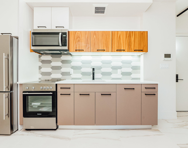987 Willoughby Avenue - Photo Thumbnail 8