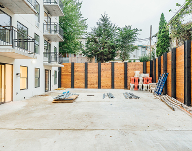 987 Willoughby Avenue - Photo Thumbnail 13