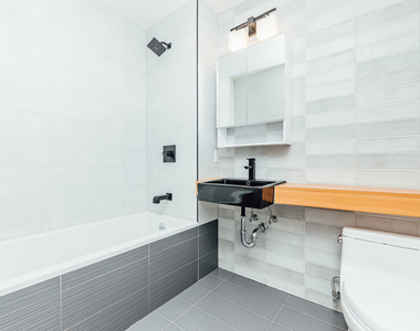987 Willoughby Avenue - Photo Thumbnail 1