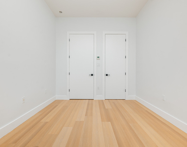 420 Gates Ave - Photo Thumbnail 7