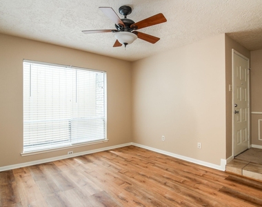 12002 Rocky Knoll Drive - Photo Thumbnail 9
