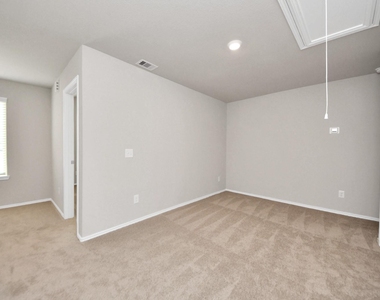 21235 Memorial Vista Drive - Photo Thumbnail 10