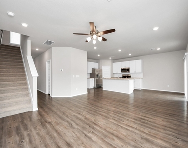 21235 Memorial Vista Drive - Photo Thumbnail 3