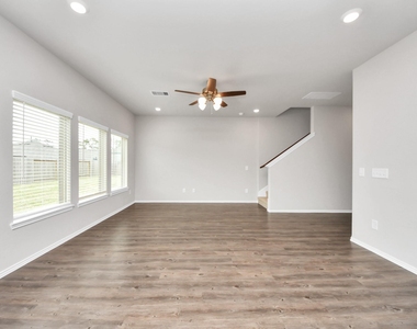 21235 Memorial Vista Drive - Photo Thumbnail 4