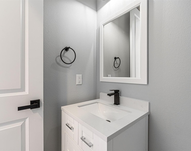 8475 Berry Brush Lane - Photo Thumbnail 13