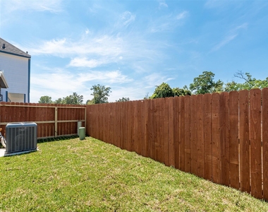 8475 Berry Brush Lane - Photo Thumbnail 29