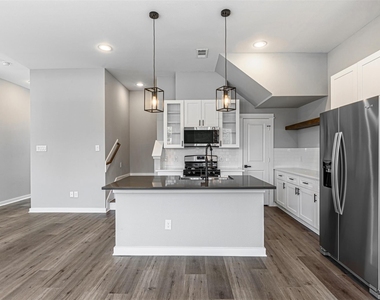 8475 Berry Brush Lane - Photo Thumbnail 6