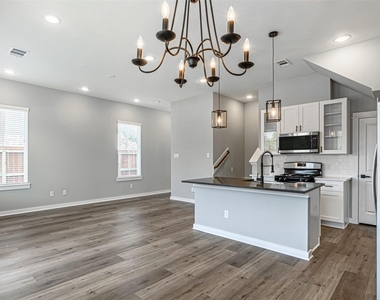 8475 Berry Brush Lane - Photo Thumbnail 5