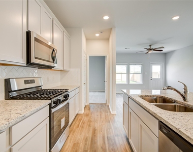 5722 Fresh View Court - Photo Thumbnail 8