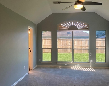 8312 Spinnaker Bay Lane - Photo Thumbnail 15