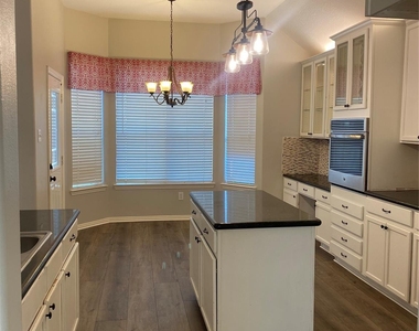 8312 Spinnaker Bay Lane - Photo Thumbnail 8