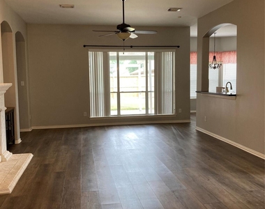 8312 Spinnaker Bay Lane - Photo Thumbnail 2