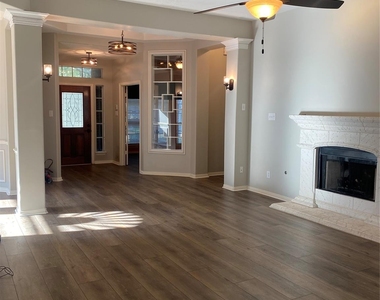 8312 Spinnaker Bay Lane - Photo Thumbnail 9