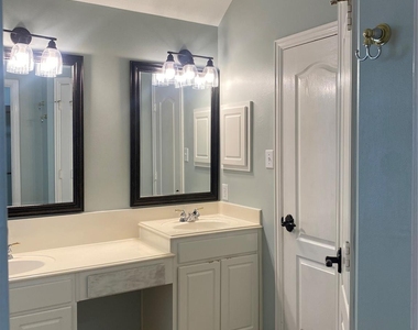 8312 Spinnaker Bay Lane - Photo Thumbnail 19