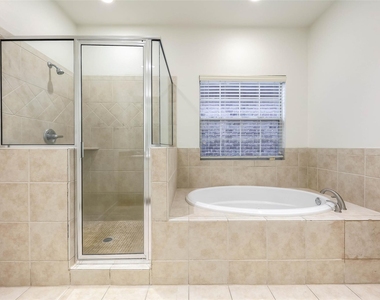13647 Brookbluff Lane - Photo Thumbnail 33