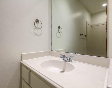 13647 Brookbluff Lane - Photo Thumbnail 42