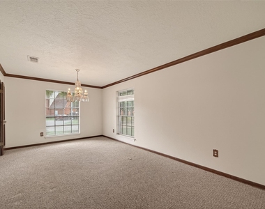 12835 Woodlite Lane - Photo Thumbnail 4