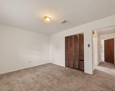 12835 Woodlite Lane - Photo Thumbnail 22