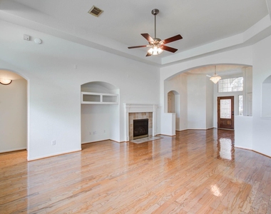 4106 Angel Springs Drive - Photo Thumbnail 9