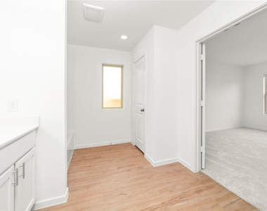 1634 Blue Cypress Drive - Photo Thumbnail 13