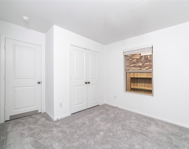 1634 Blue Cypress Drive - Photo Thumbnail 15