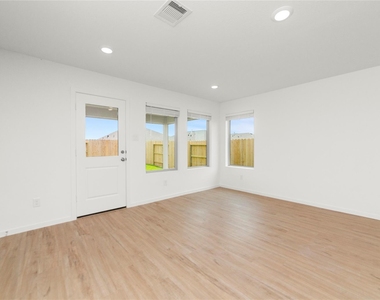 1634 Blue Cypress Drive - Photo Thumbnail 4