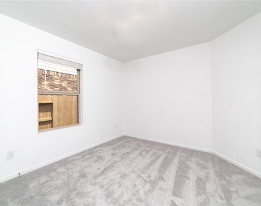 1634 Blue Cypress Drive - Photo Thumbnail 18