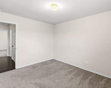 18715 Windy Stone Drive - Photo Thumbnail 32