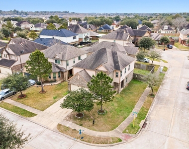 18715 Windy Stone Drive - Photo Thumbnail 37
