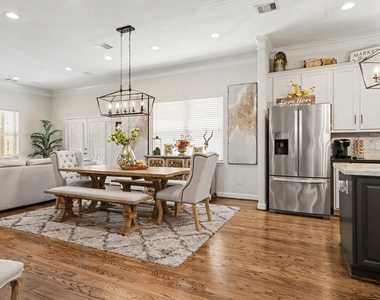 1026 W 24th Street - Photo Thumbnail 8