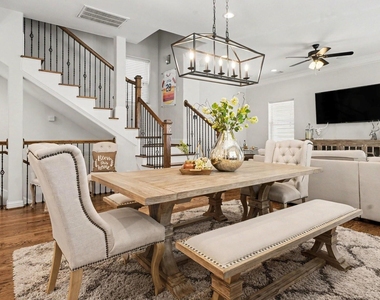 1026 W 24th Street - Photo Thumbnail 9