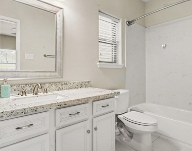 1026 W 24th Street - Photo Thumbnail 17
